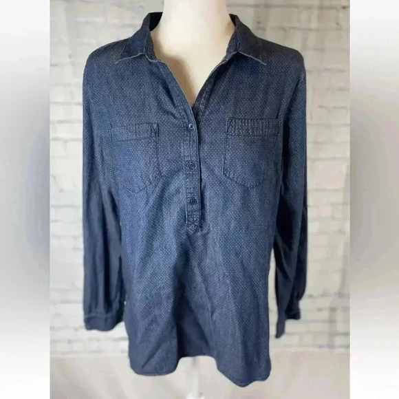 Liz Claiborne top Blue Denim Chambray Polka dot Roll Sleeve Shirt Woman’s size L - Picture 1 of 12